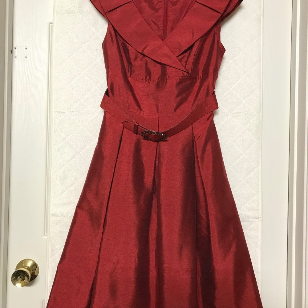 TAHARI ARTHUR S. LEVINE Former Dress. Size 2P Petite